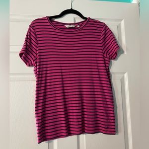 Vineyard Vines t-shirt with pink and navy stripes size medium
